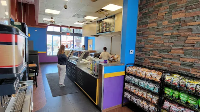 Ike's Love & Sandwiches