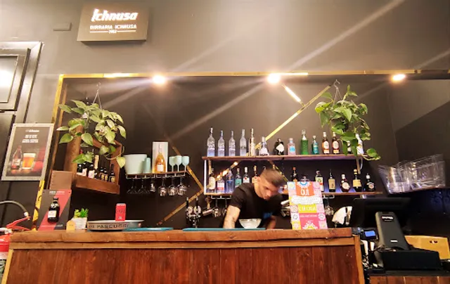 UAH CUCINA & COCKTAIL BAR