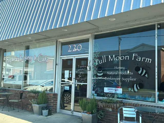 Tupelo's Bakery & Cafe