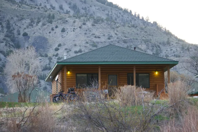 Yellowstone Riverside Cabin
