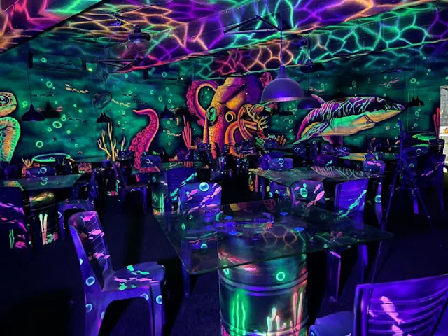 Rasoee Vegetarian Dhaba | Neon Themed Restaurant | Shenoy Nagar