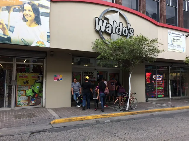 Waldo's Juan Manuel Centro