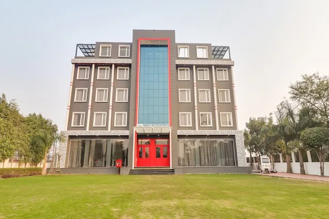 Super Townhouse Jashn