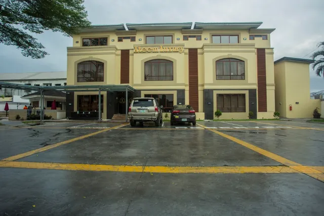 Xteem Luxury Hotel & Suites