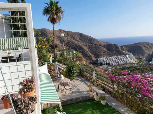 Comunidad de Apartamentos Corona Rosa