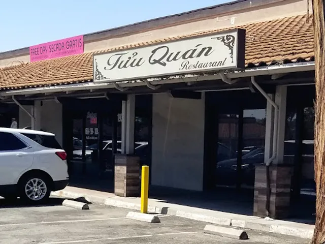 Tửu Quán Restaurant