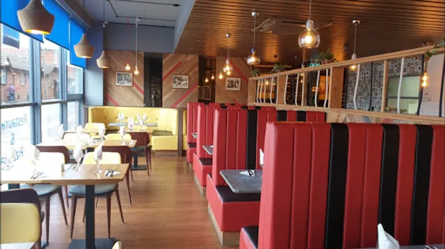 Il Vesuvio Restaurant and Pizzeria