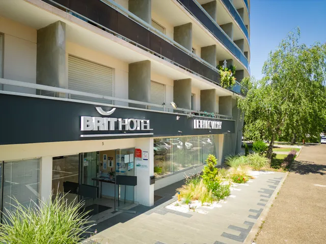 HÔTEL & APPART'HÔTEL - Brit Hotel Le Parc Vichy