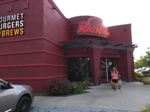 Red Robin Gourmet Burgers and Brews