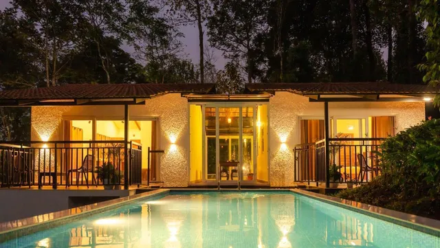 Tealawn Pool Villa Munnar