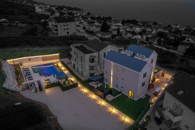 Grey House BOL Apartments