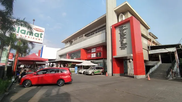 Toserba & Hotel Selamat