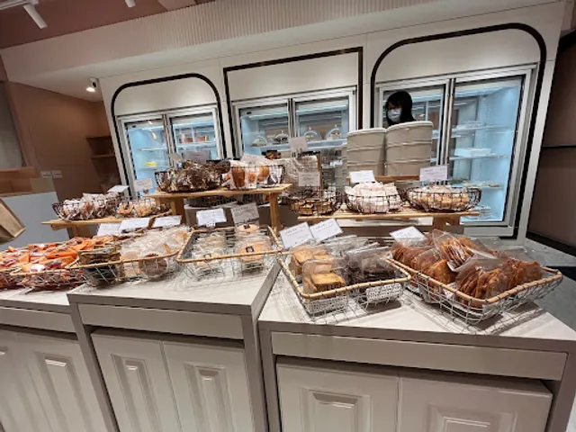 CHUAN TUNG Dexing W. Rd. Shop