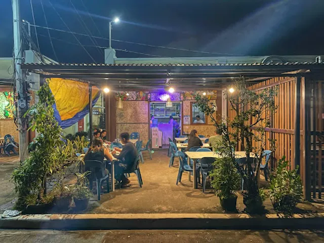 Pandora's Bayview bar and Grill