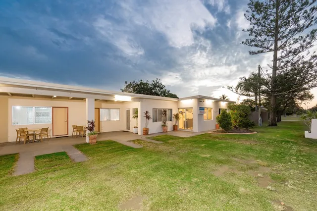 Moore Park Beach Inn