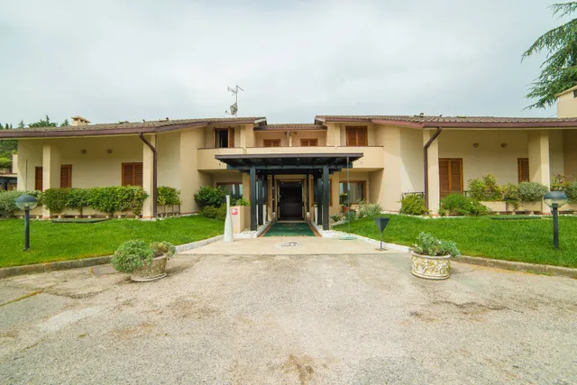 MONTEBELLO PARK HOTEL