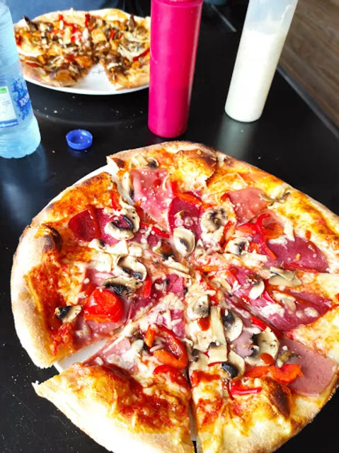 Cafetaria Villa Plaza🍟