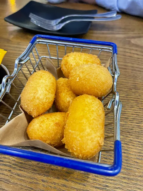 BBQ치킨 용인상하점 (올리브카페)