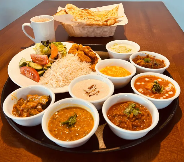 Fresh Tandoori Flavour Indian Bistro Restaurant & Bar