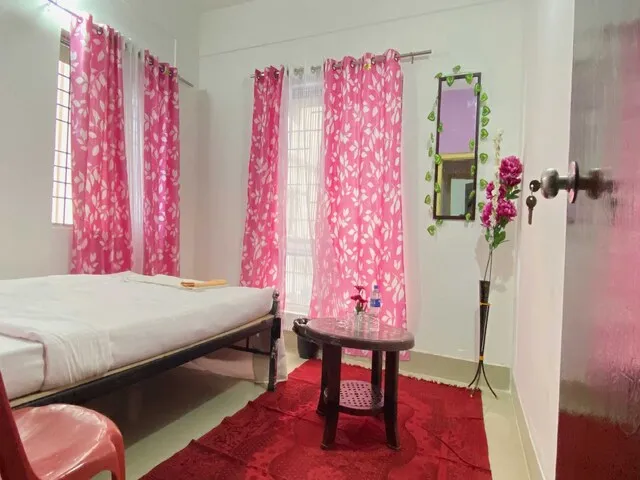 Super OYO Cozy Guest House