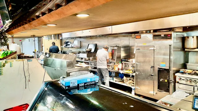 Lakeway Market & Deli