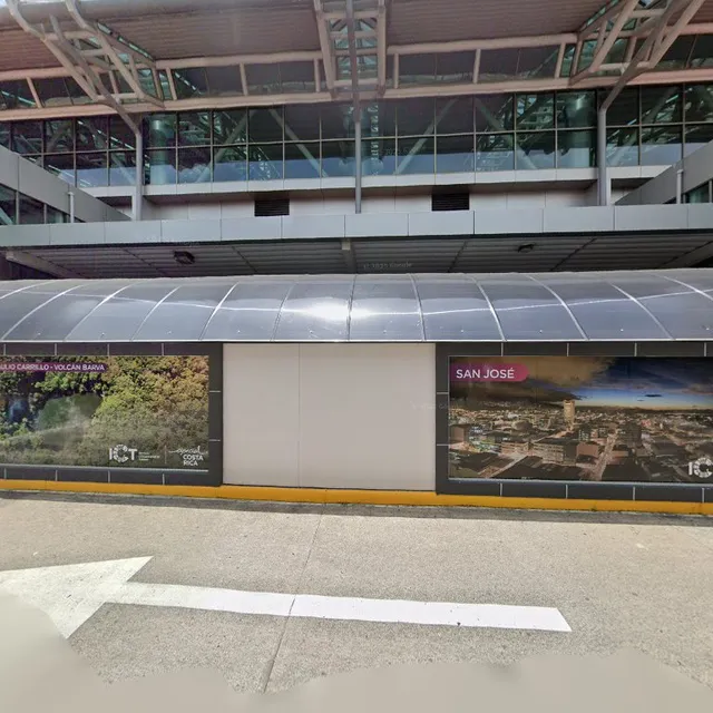 Starbucks • Aeropuerto Alajuela 2