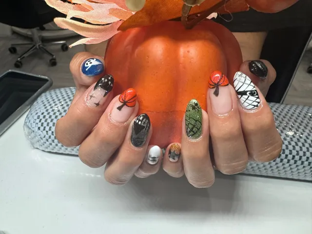 Bella's Nail Salon & Spa