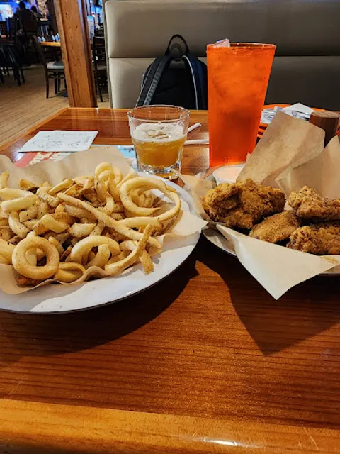 Hooters