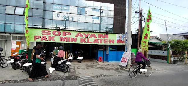 Sop Ayam Pak Min Klaten Sorowajan