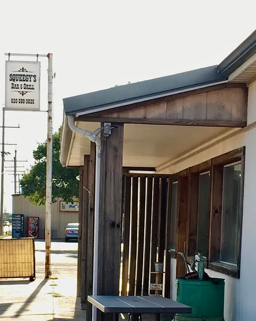 Squeegy's Bar & Grill
