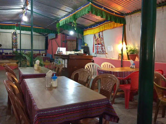 Wonderland Restaurant & Coffee House