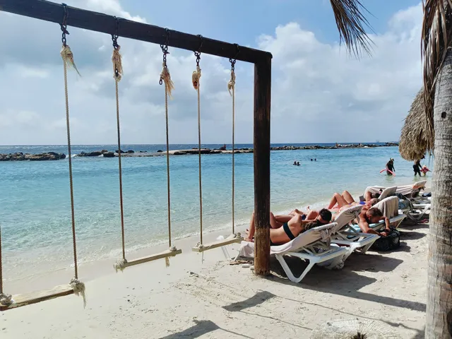 Rilèks Beach Bar & Rooftop