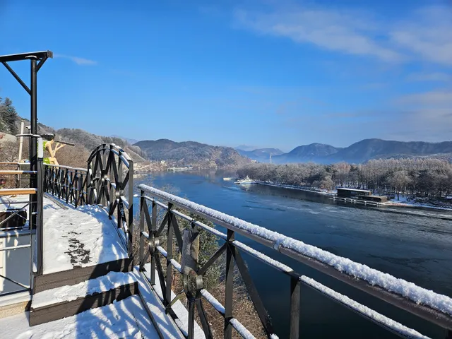 Moonlight Blue Pension