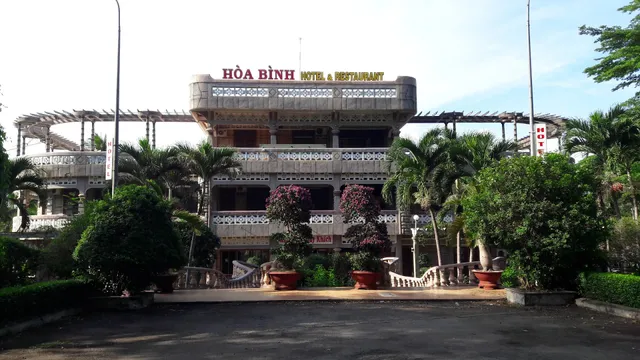 Khách Sạn Hòa Bình