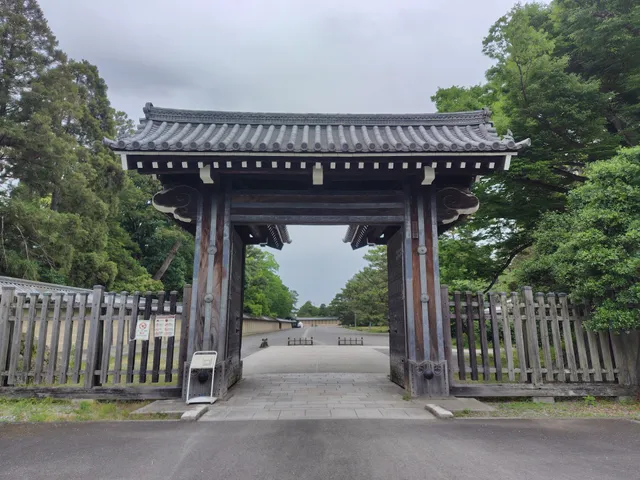 Seiwain Gomon Gate