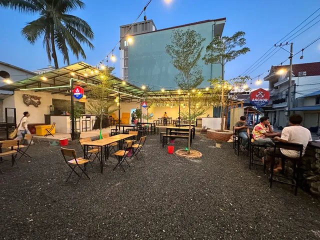 ហ្សុង ទិ Xiong Di Restaurant & Pub