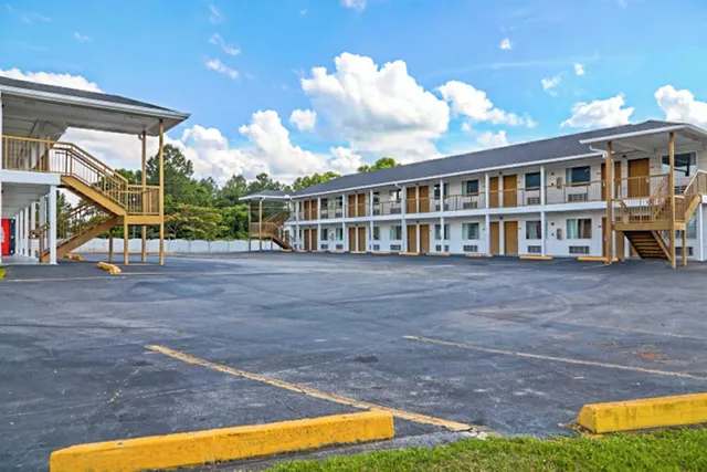 Economy Inn By OYO Ashburn