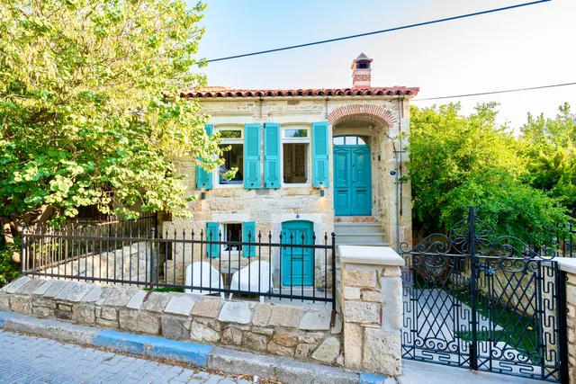 MINIQ 102 - BBQ, Cinema, Full Kitchen - City Center Stone Home