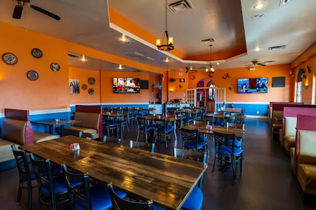 El Toro Restaurant & Bar