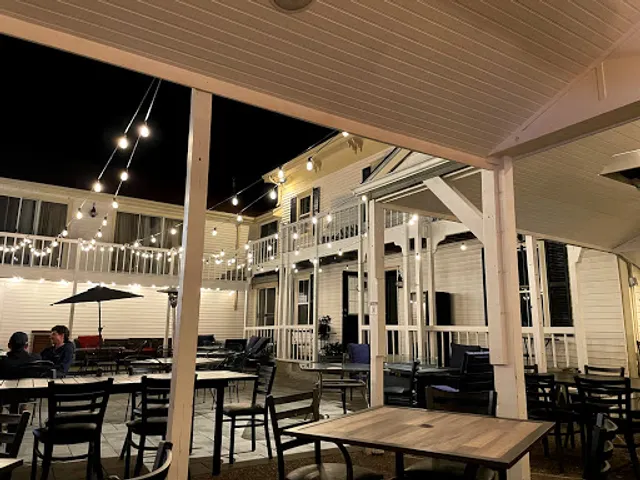 Courtyard Restaurant and Bar