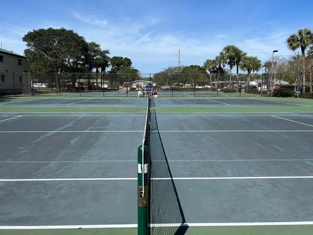 Tennis Club Park