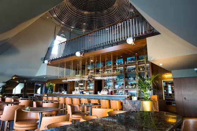 Suite Rooftop Lounge & Bar