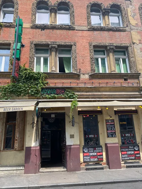 Budapest Party Hostel at Udvarom