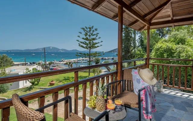 Eptanisos Beachfront Suites