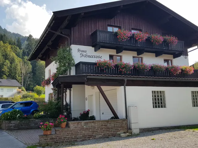 Haus Schneerose