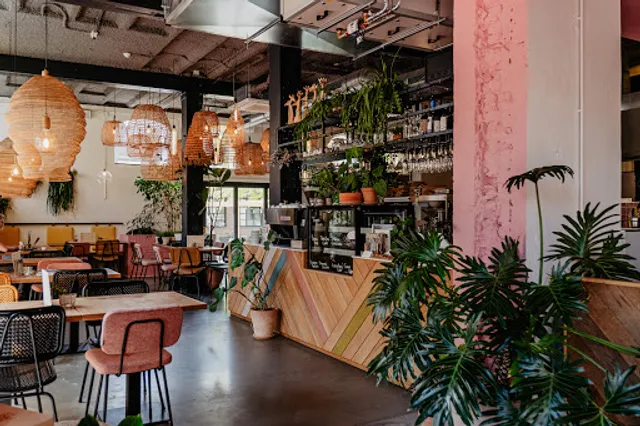 Karibu - coffee, brunch, diner en borrel