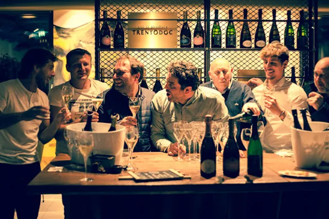 905 WINE & LUNCH BAR