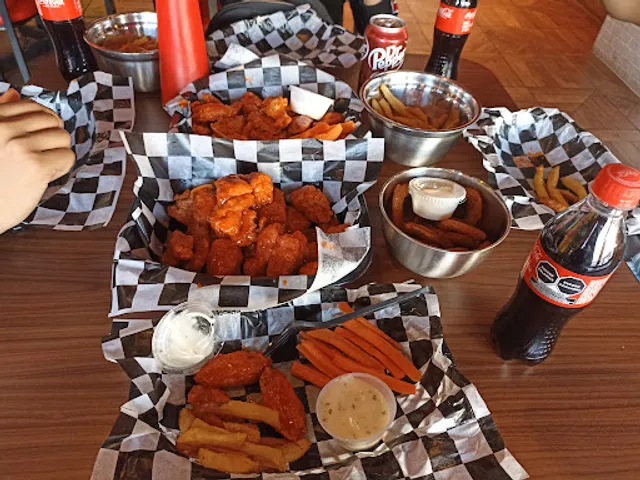Hot Rod Wings Sport Bar