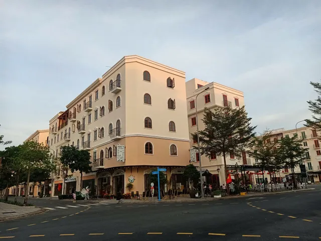 Khách sạn NHƯ Ý