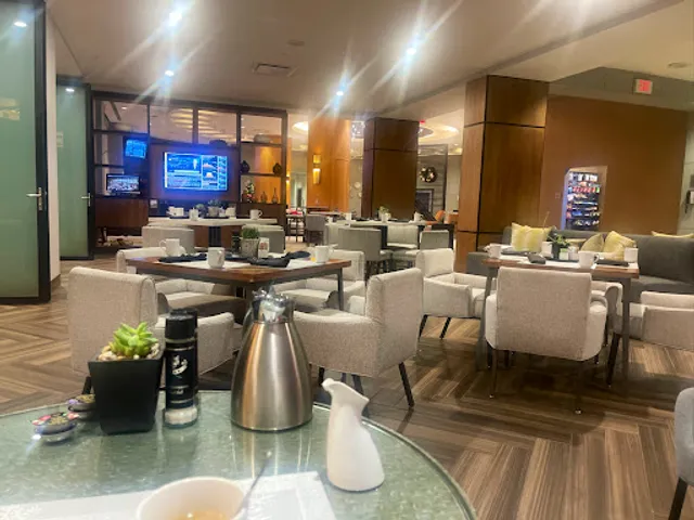 Red Rim Bistro and Lounge